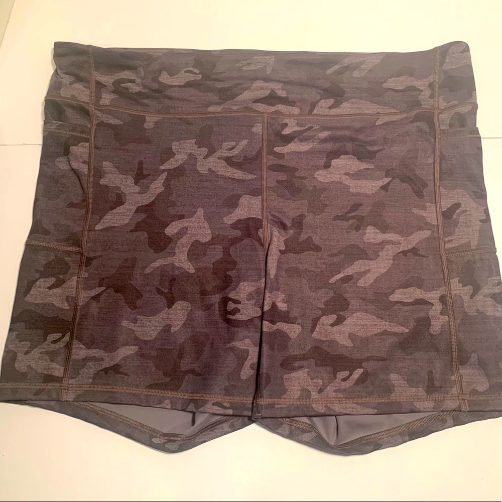 GAP fit│Gray Camo Biker Shorts